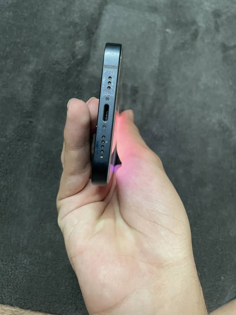 iPhone 14 4