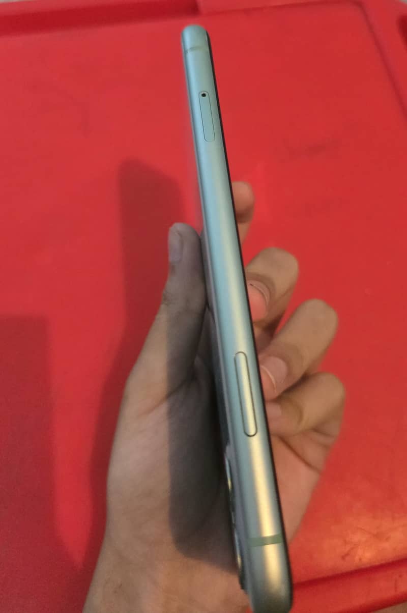 Apple iPhone 11 5