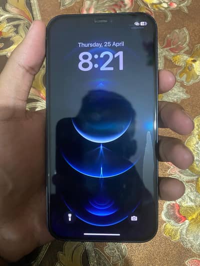 Apple iPhone 12