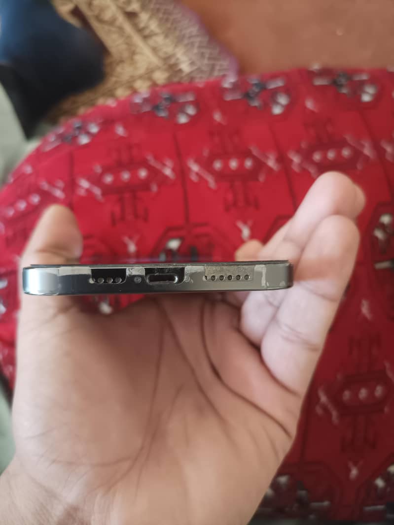 IPHONE 12 pro MAX 4