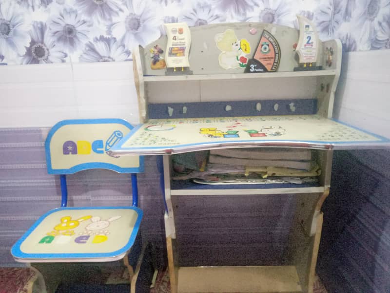 Study table and chair 0