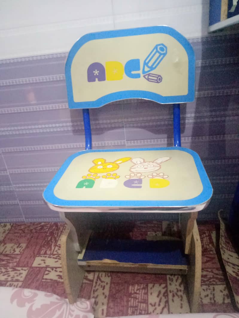 Study table and chair 1