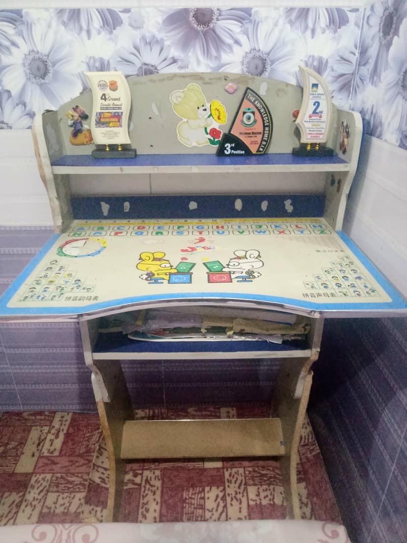 Study table and chair 2