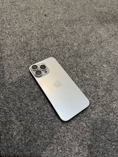 Apple iPhone 16 Pro Max