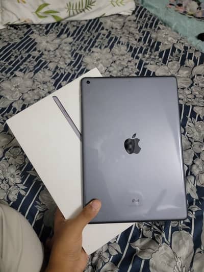 Ipad 8 128 gb with box precious item 128 gb with box in pakistan