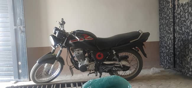 Ravi Piaggio 125cc self start 2015 Dera Ismail Khan
