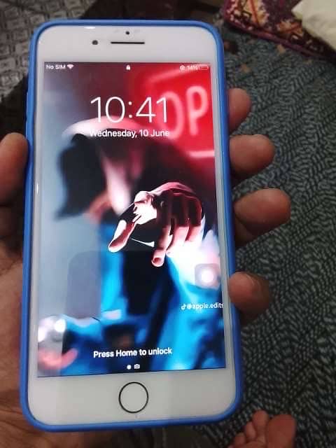 Apple iPhone 7 Plus 1