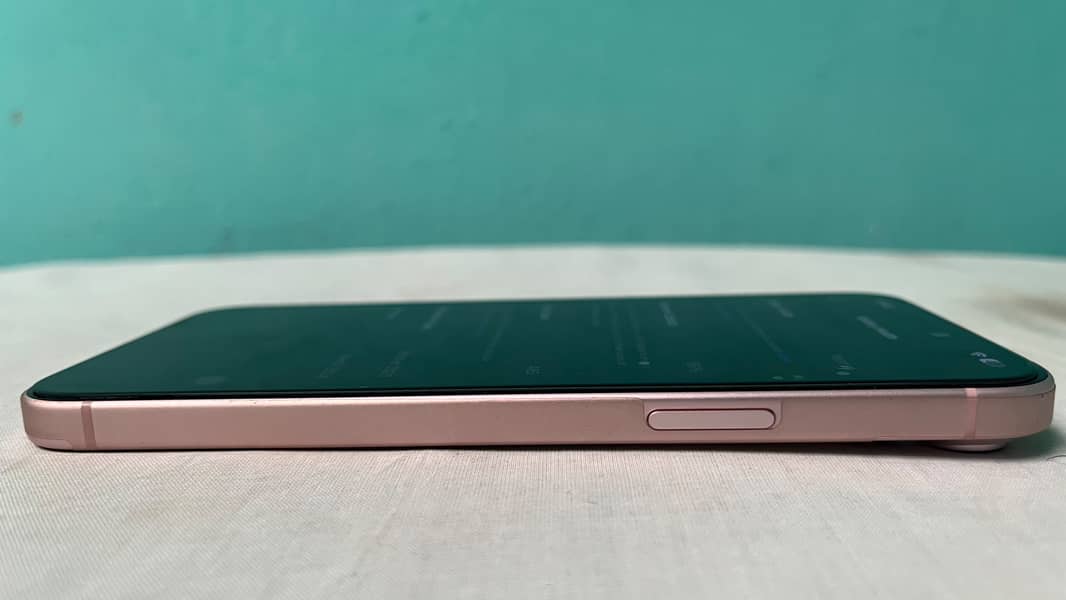 Apple iPhone 15 plus 4