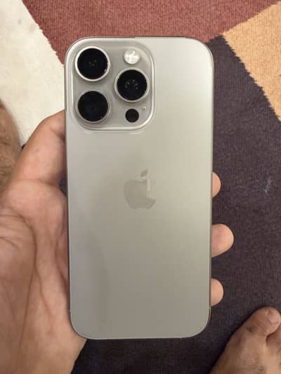 Apple iPhone 16 Pro jv