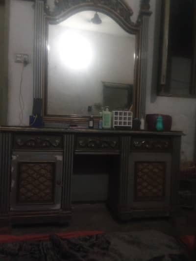 dressing table