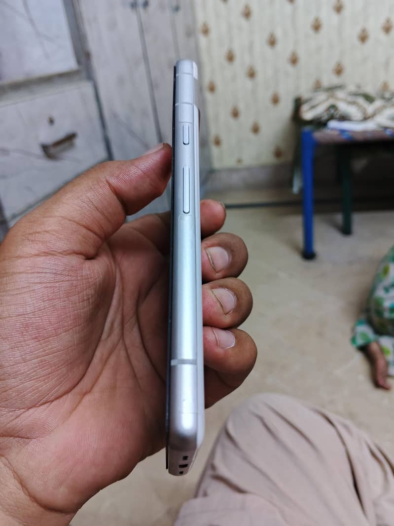 Google Pixel 7a 1