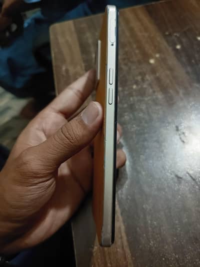 OPPO F21 Pro