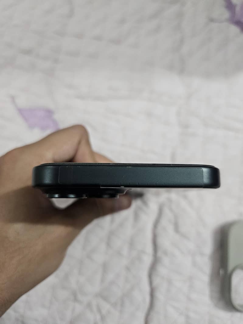 Apple iPhone 15 jv 3