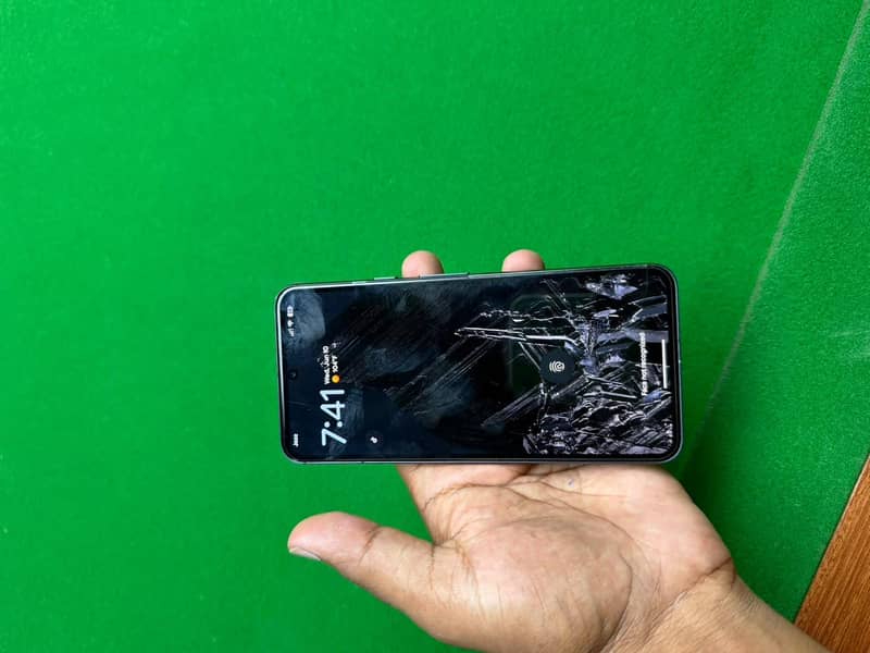 Google Pixel 8 3