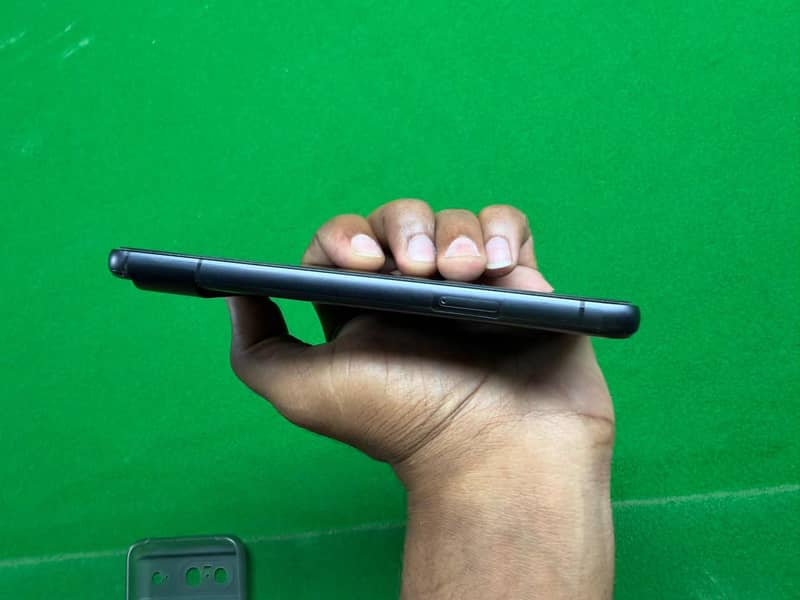 Google Pixel 8 4