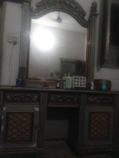dressing table