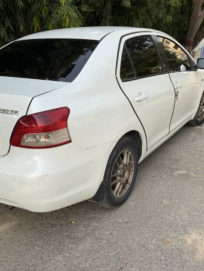 Toyota Belta 2006