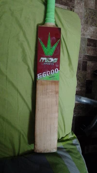 Mids E6000 Cricket Bat