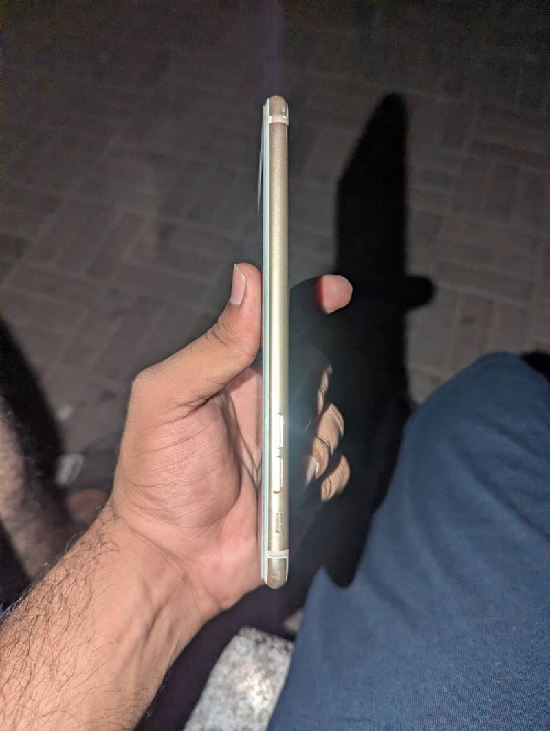 Apple iPhone 7 Plus 3