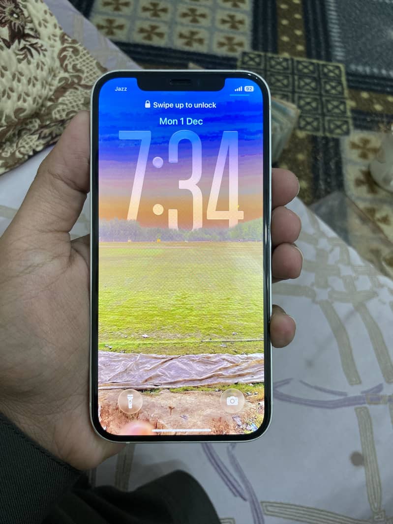 Apple iPhone 12 3