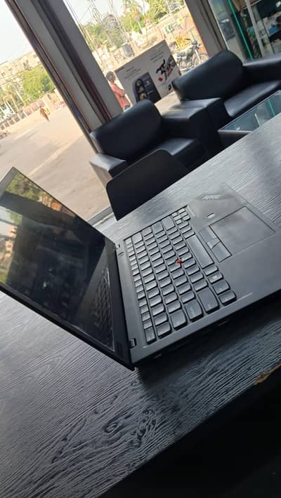 Lenovo thinkpad X1 Carbon i7th 8th generation