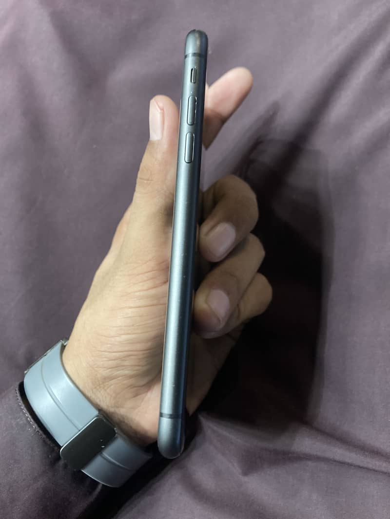 Apple iPhone 11 5