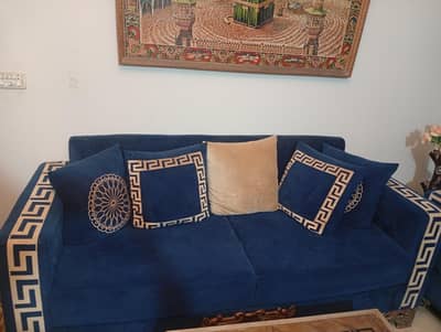 5 seater sofa bht kam use hoa wa hai urgent sale karna hai.