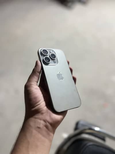 Apple iPhone 15 Pro