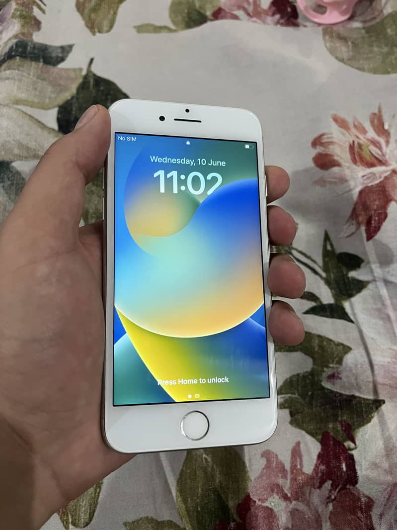 Apple iPhone 8 6