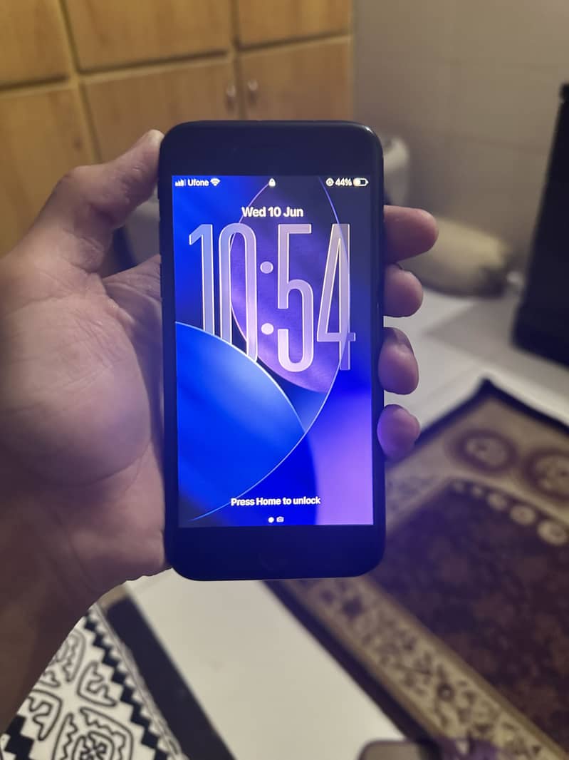 Apple iPhone SE 3