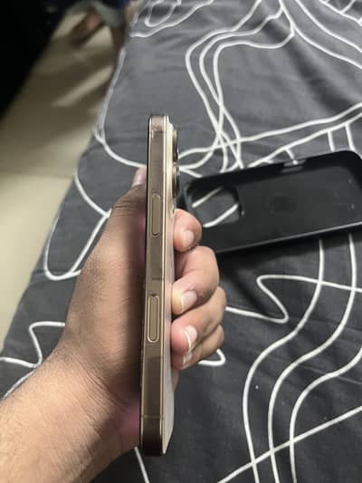 Apple iPhone 16 Pro