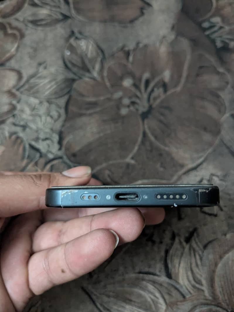 Apple iPhone 15 3