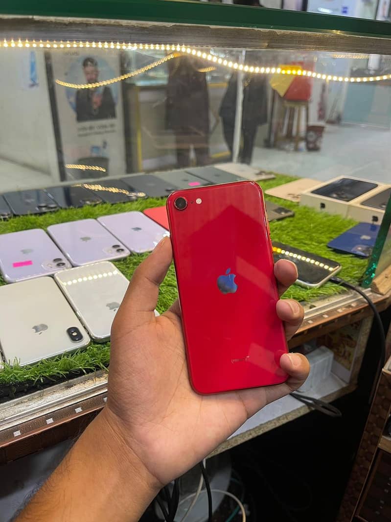 Apple iPhone 7 Plus 0