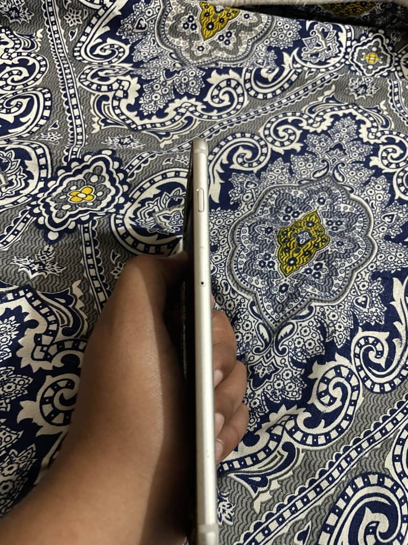 Apple iPhone 6S Plus 2
