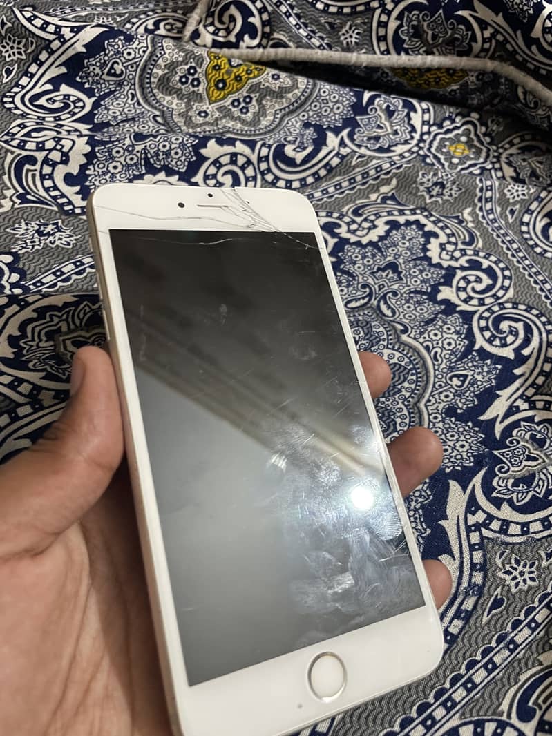 Apple iPhone 6S Plus 5