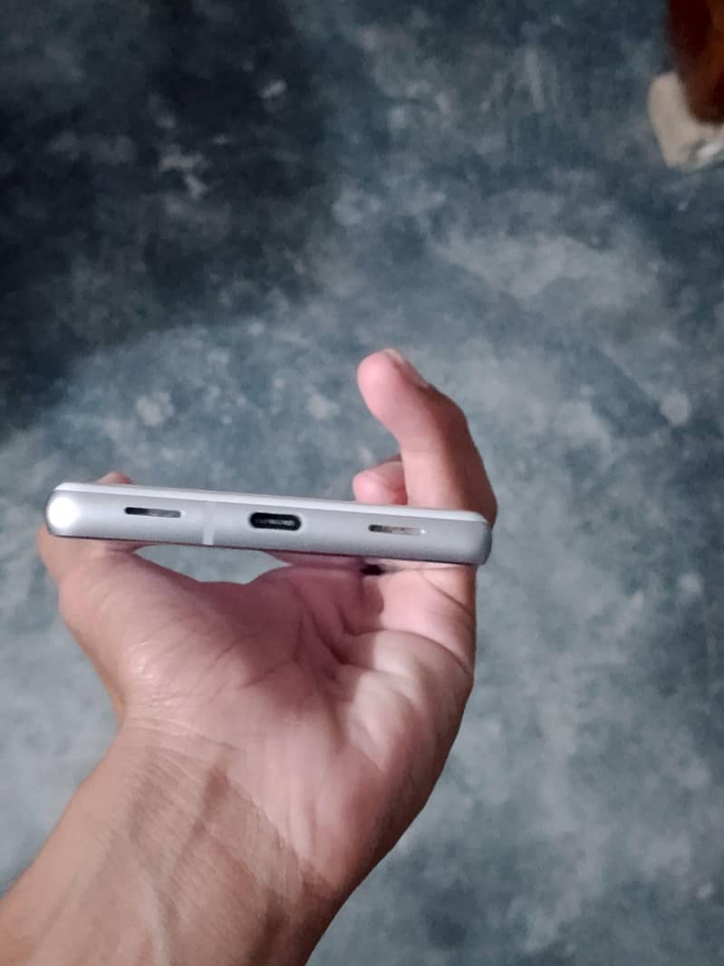 Google Pixel 7a 2