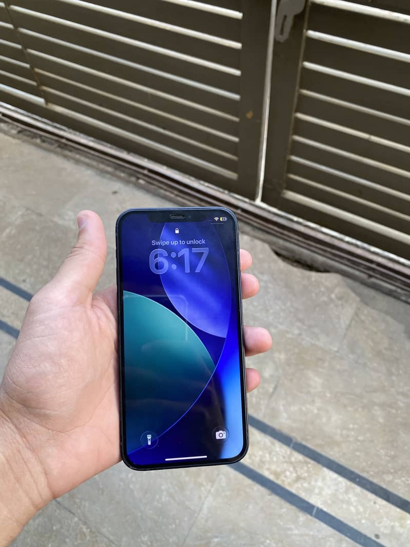 Apple iPhone 12 3
