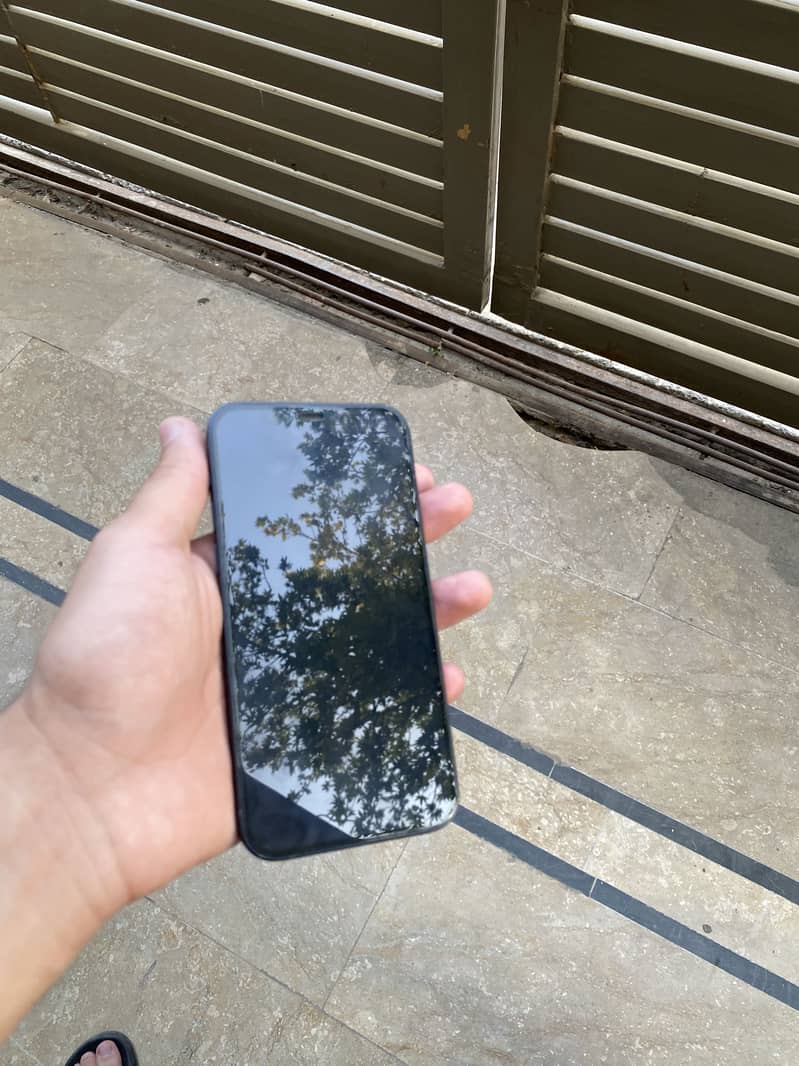 Apple iPhone 12 4