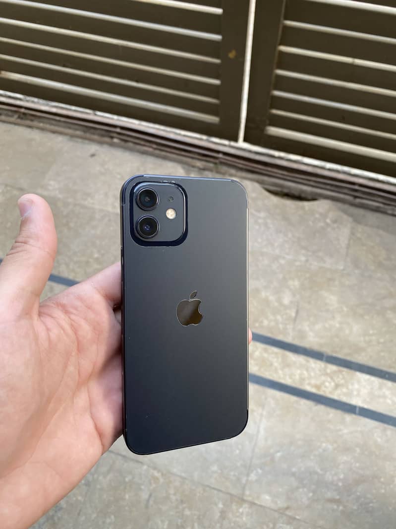 Apple iPhone 12 8
