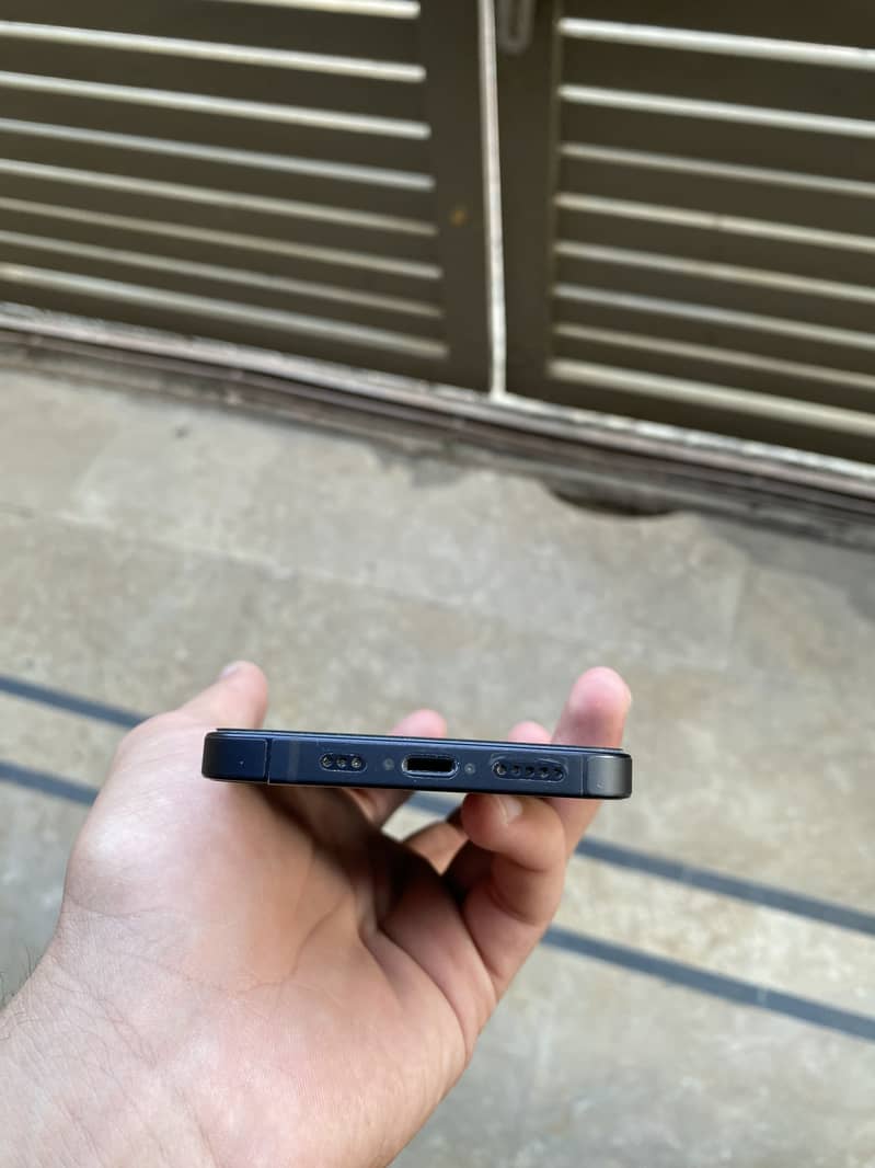 Apple iPhone 12 10