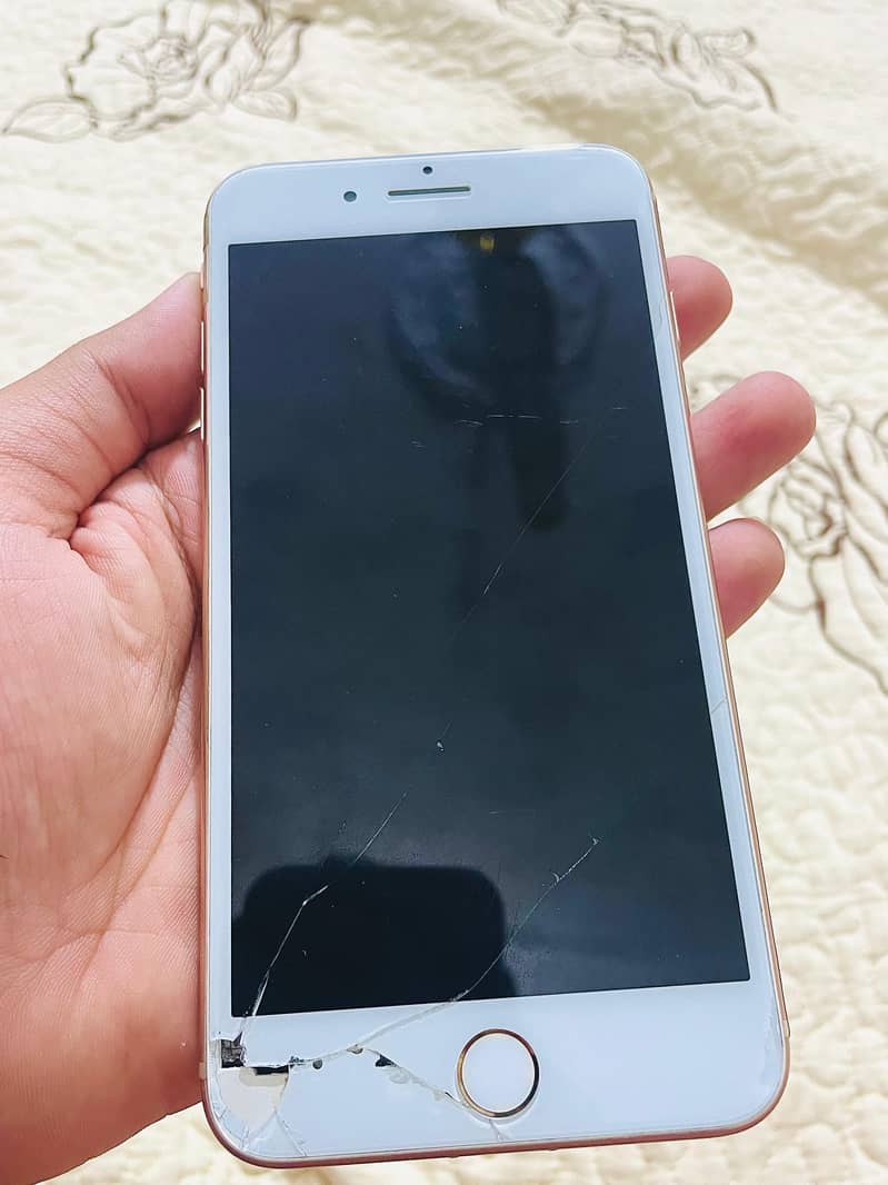 Apple iPhone 8 Plus 2
