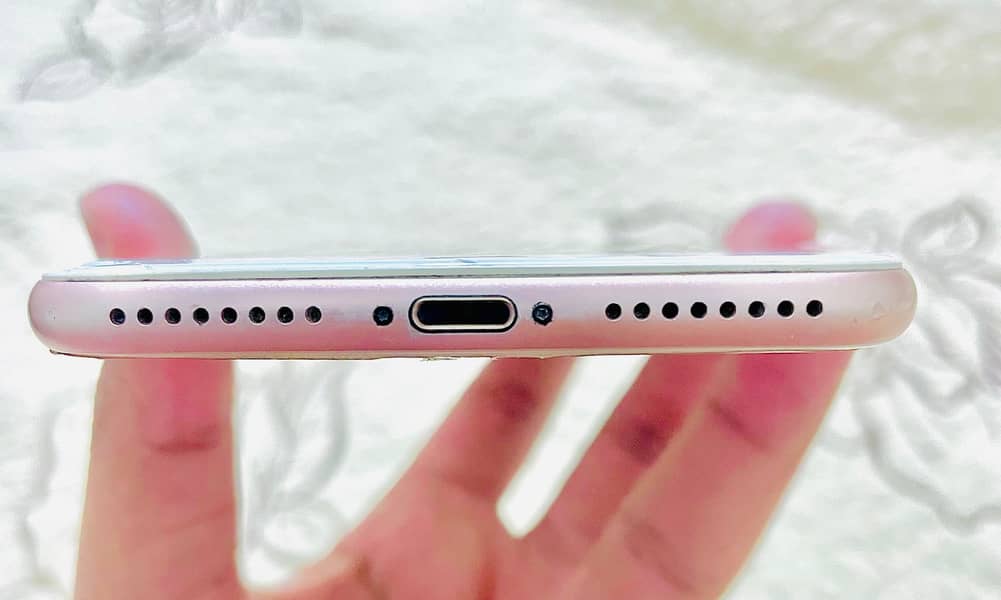 Apple iPhone 8 Plus 3