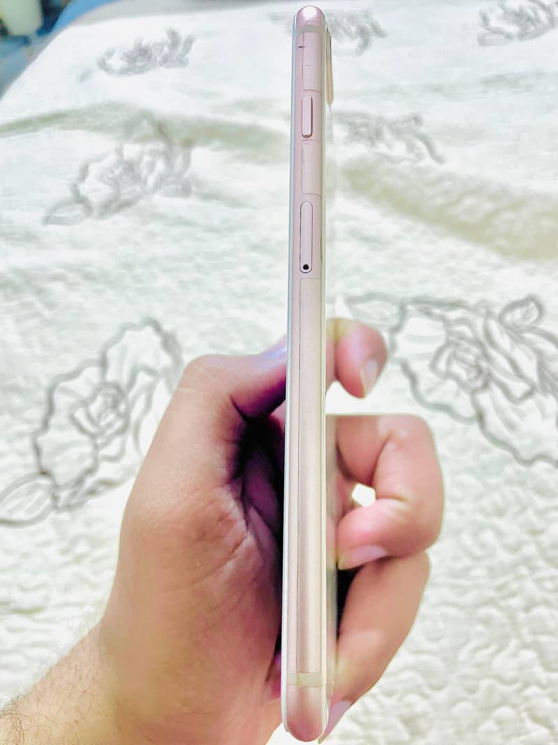 Apple iPhone 8 Plus 4