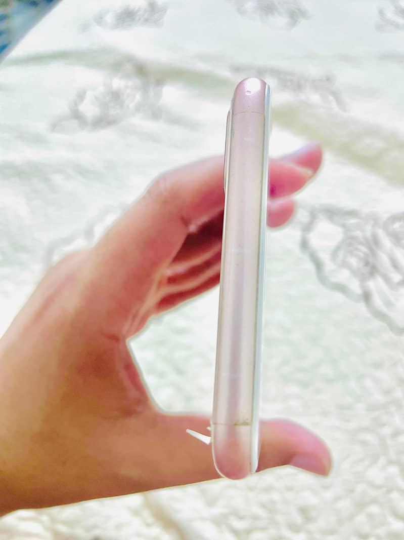 Apple iPhone 8 Plus 5
