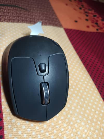 Logitech M720 Triathlon Multi-Computer Wireless Mouse