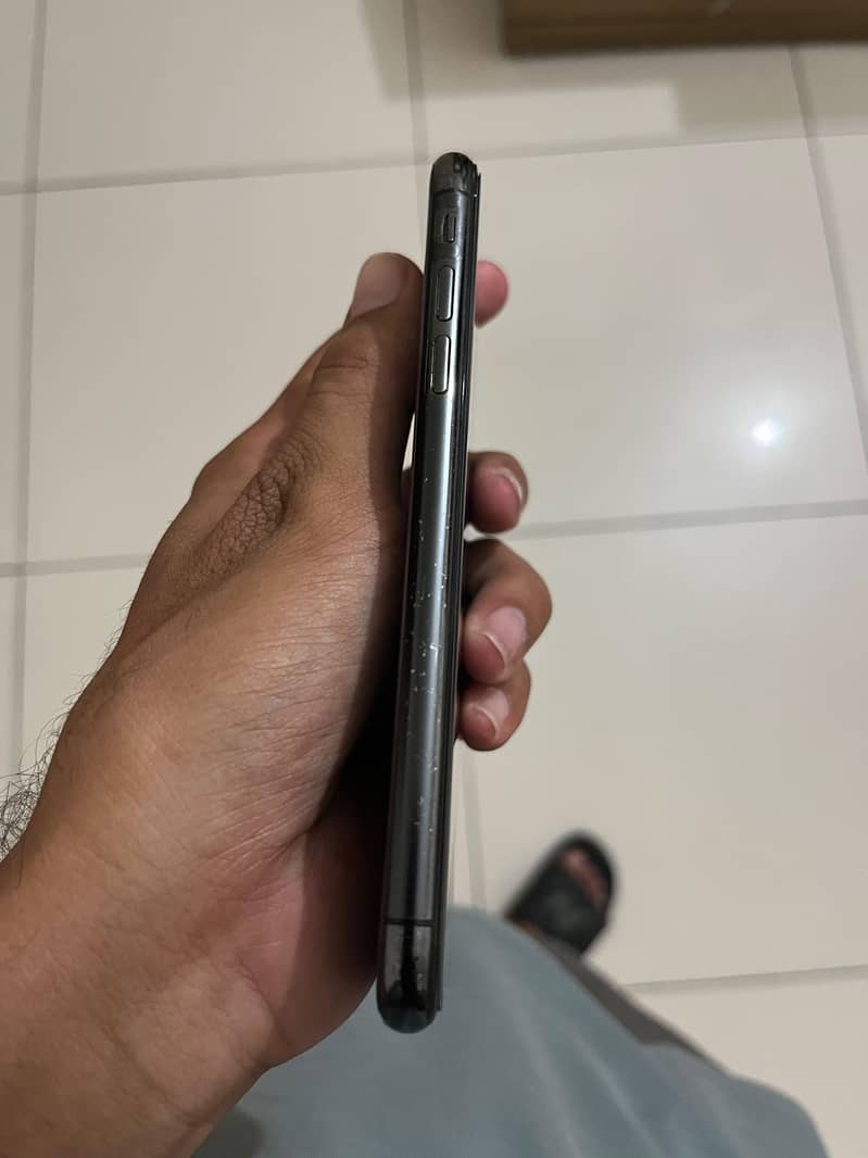 Apple iPhone X 5