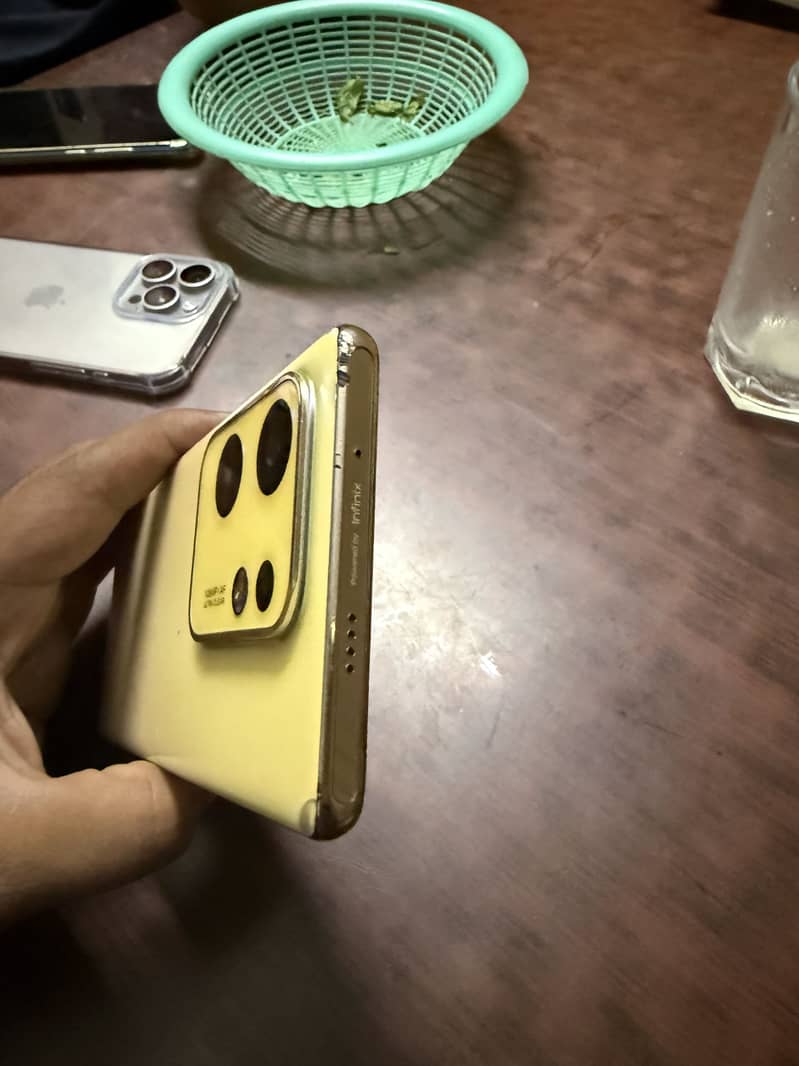 Infinix Zero 30 3