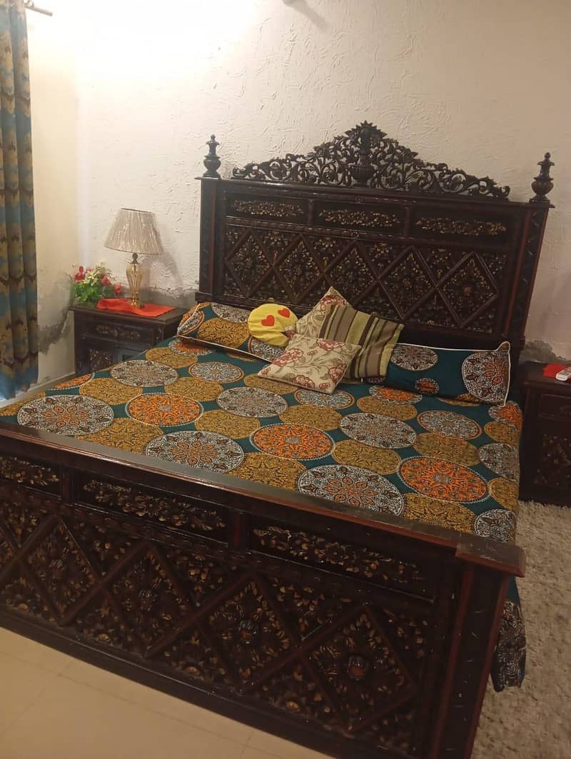 chinioti bed with dressing table 0