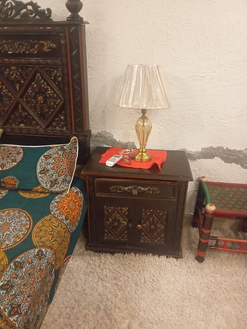 chinioti bed with dressing table 2