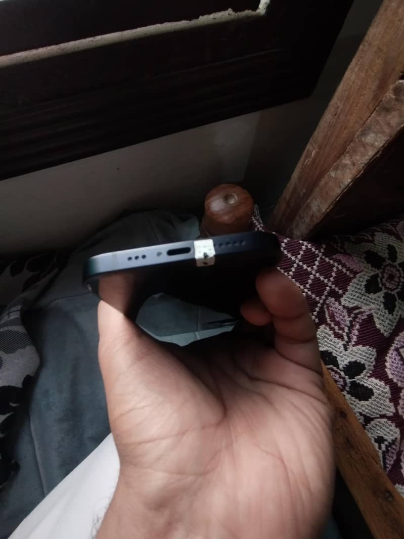 Apple iPhone 12 1